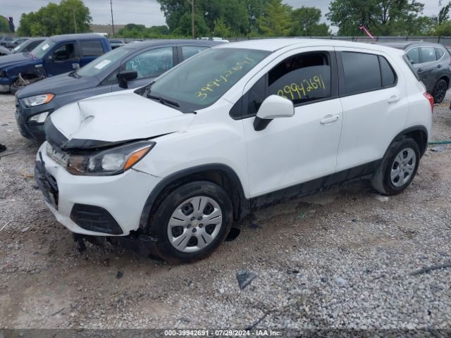 KL7CJKSB8HB102812 Chevrolet TRAX LS