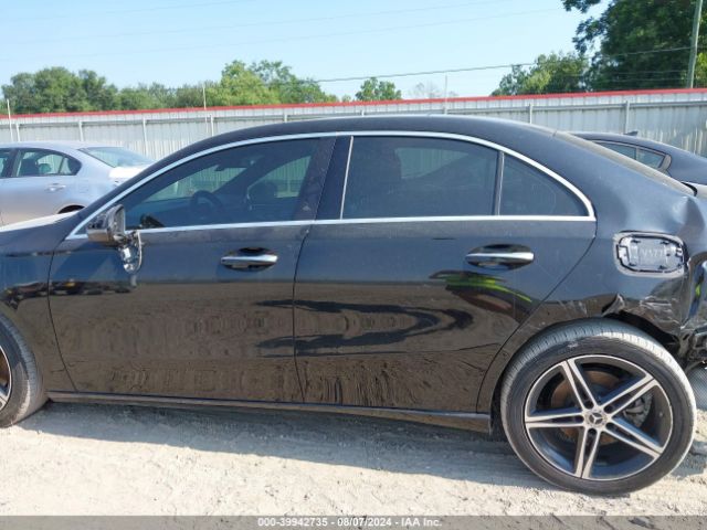 W1K3G4EB6NJ339833 Mercedes-Benz A 220