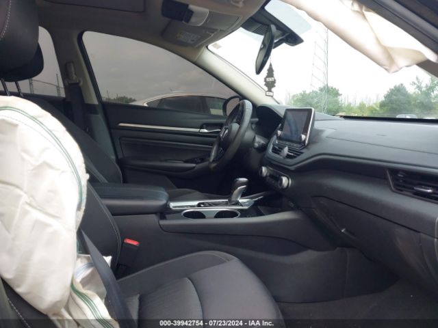 1N4BL4DW0NN377935 Nissan Altima Sv Intelligent Awd