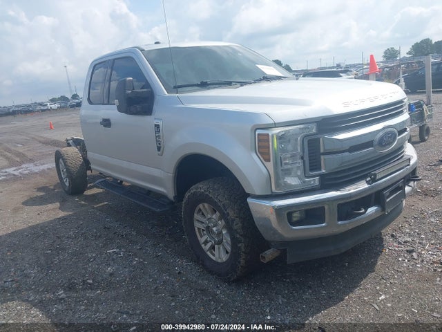 2019 1FT7X2B64KED10519 main image