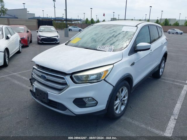 1FMCU0GD4HUC27623 Ford ESCAPE SE