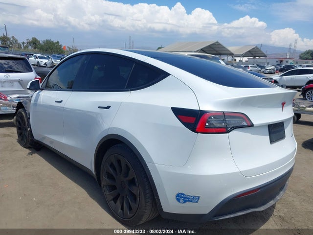 2020 TESLA MODEL Y 5YJYGDEE4LF029811 Photo 2