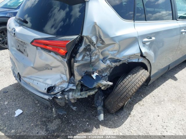 2T3WFREVXHW375015 Toyota Rav4 Xle
