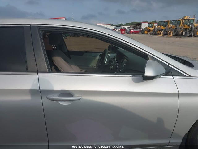 Hyundai SONATA SE 2019 5NPE24AF9KH809335 Image 13