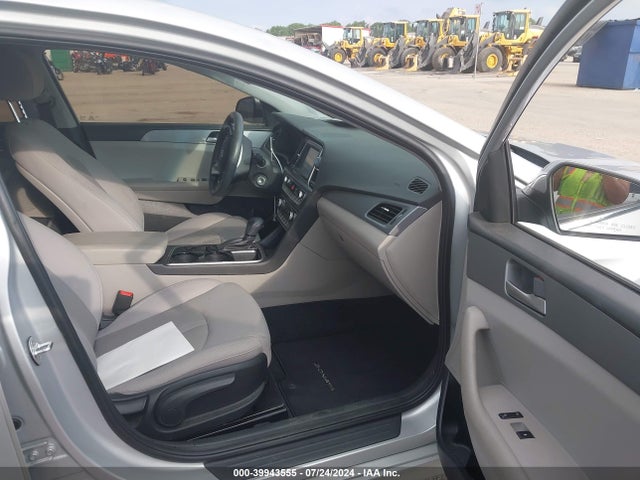 Hyundai SONATA SE 2019 5NPE24AF9KH809335 Image 5
