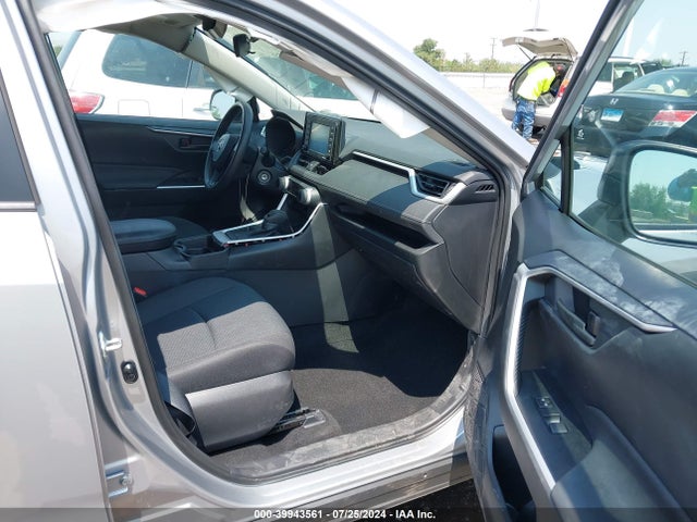 Toyota RAV4 LE 2021 2T3H1RFV2MW165301 Image 5