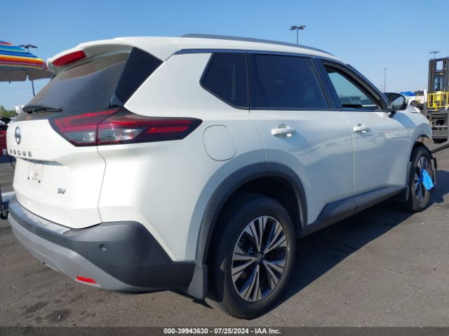 5N1AT3BA3MC719942 Nissan Rogue Sv Fwd