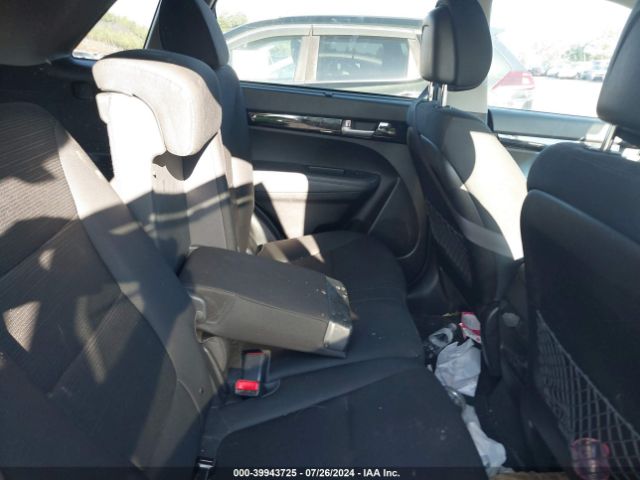 5XYKTCA65EG499643 KIA SORENTO LX