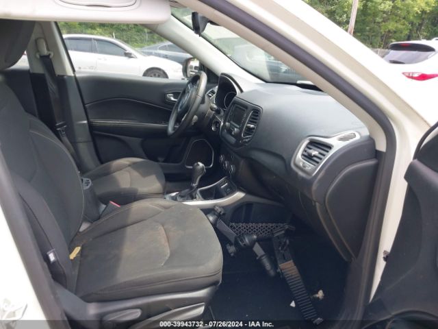 3C4NJCAB7JT151782 Jeep Compass Sport Fwd