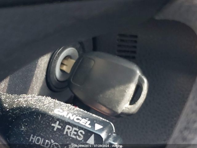 5YFBURHE5HP624752 Toyota COROLLA LE