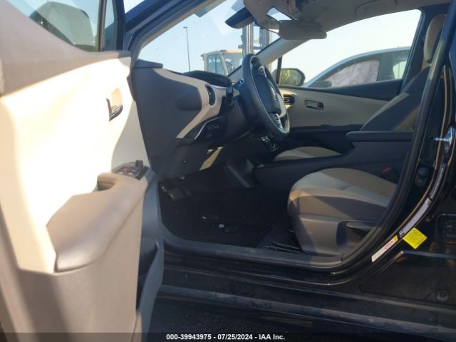 JTDKBRFU7J3582096 Toyota Prius Two