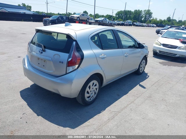 Toyota Prius C Three 2016 JTDKDTB35G1589038 Image 4