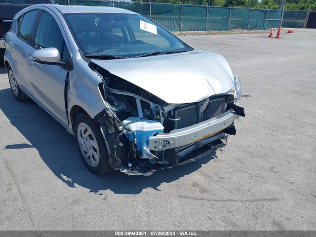 Toyota Prius C Three 2016 JTDKDTB35G1589038 Image 6