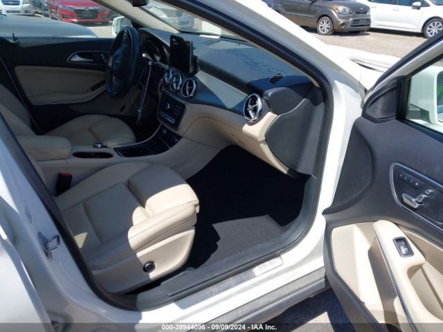 WDCTG4EB5KJ552286 Mercedes-Benz GLA 250