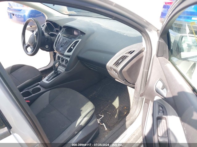 Ford FOCUS SE 2014 1FADP3F2XEL162852 Image 5