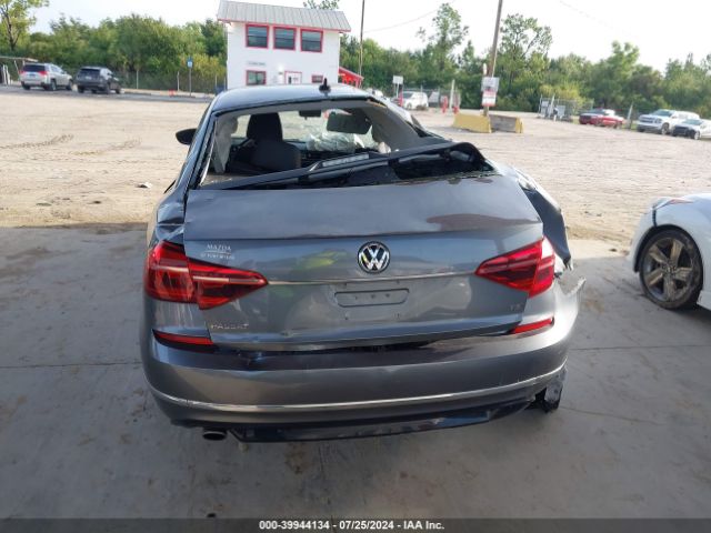 1VWDT7A32HC076949 Volkswagen Passat 1.8t R-line