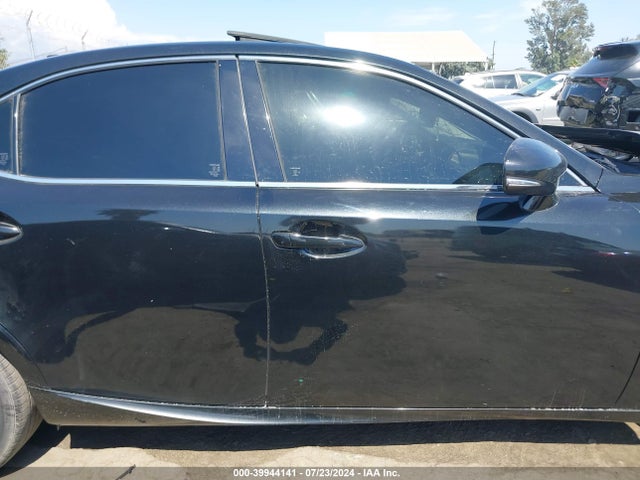 Lexus IS 300 2018 JTHBA1D29J5080165 Image 14