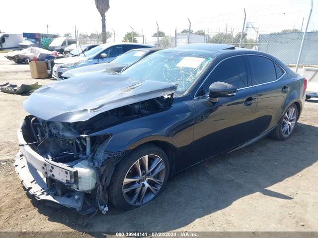 Lexus IS 300 2018 JTHBA1D29J5080165 Image 2