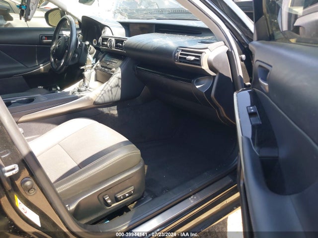 JTHBA1D29J5080165 Lexus IS 300