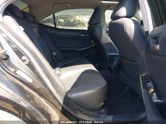 Lexus IS 300 2018 JTHBA1D29J5080165 Image 8