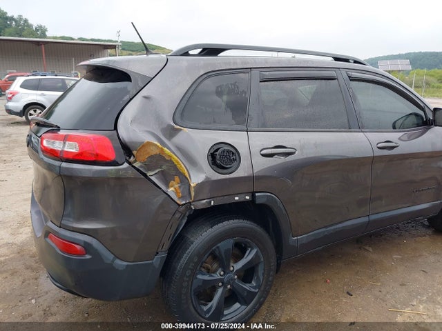 1C4PJMCBXJD545746 Jeep Cherokee Latitude 4x4