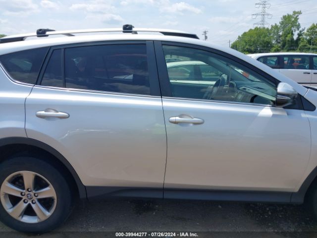 JTMRFREV5FD160195 Toyota Rav4 Xle