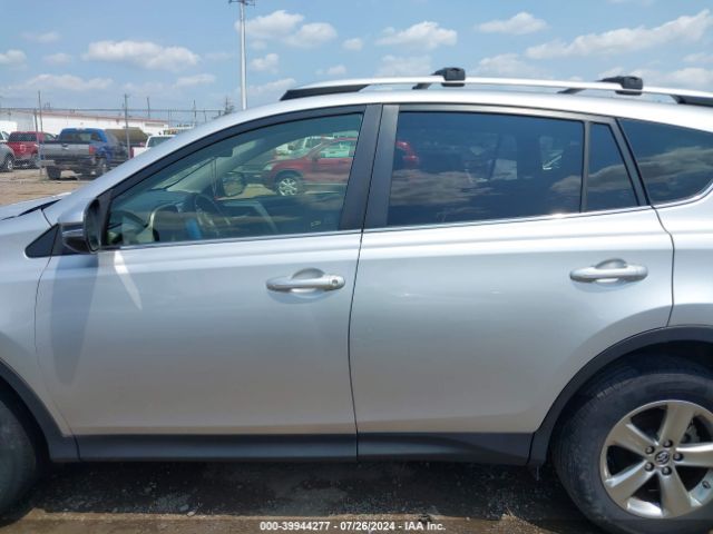 JTMRFREV5FD160195 Toyota Rav4 Xle