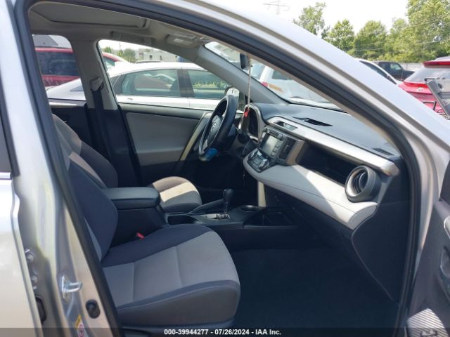 JTMRFREV5FD160195 Toyota Rav4 Xle