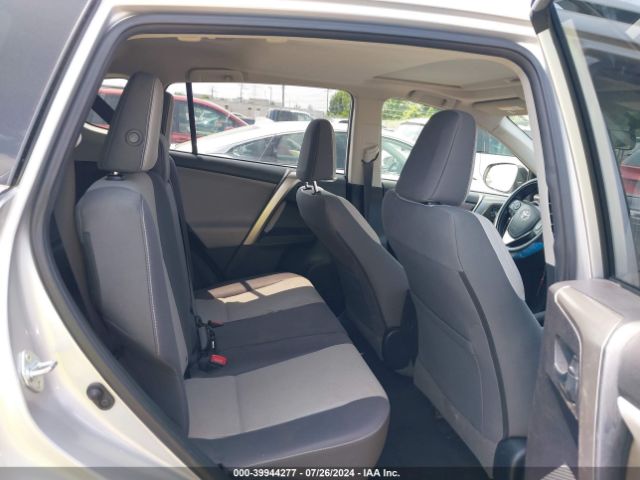 JTMRFREV5FD160195 Toyota Rav4 Xle