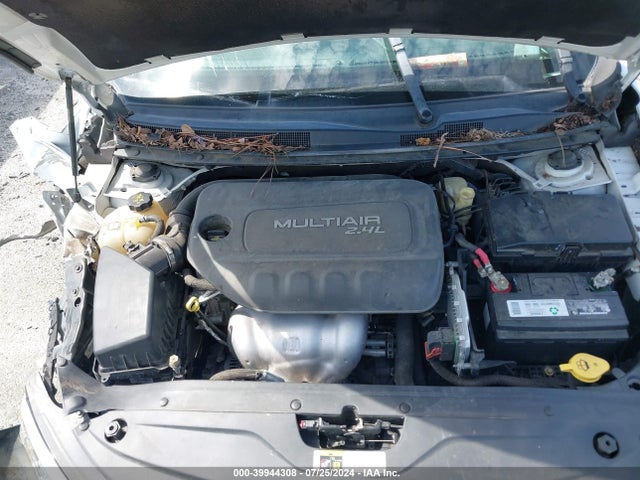 1C3CCCCB0FN584743 Chrysler 200 C