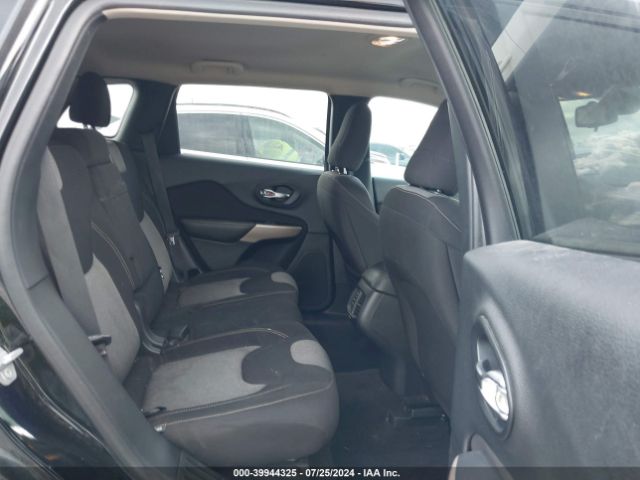 1C4PJLAB0HW641607 Jeep Cherokee Altitude Fwd