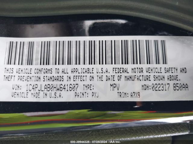 1C4PJLAB0HW641607 Jeep Cherokee Altitude Fwd