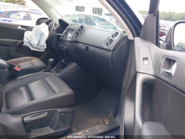 WVGAV7AX1GW571705 Volkswagen TIGUAN SE