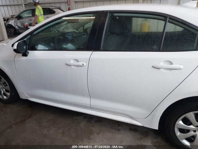 Toyota COROLLA LE 2022 5YFEPMAE3NP375655 Image 14