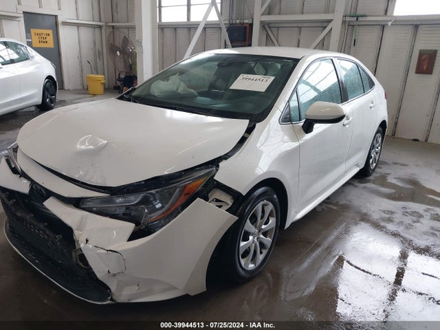 Toyota COROLLA LE 2022 5YFEPMAE3NP375655 Image 2
