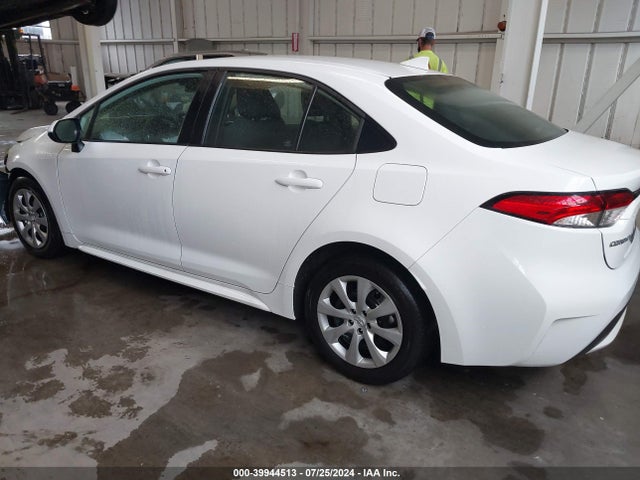 Toyota COROLLA LE 2022 5YFEPMAE3NP375655 Image 3