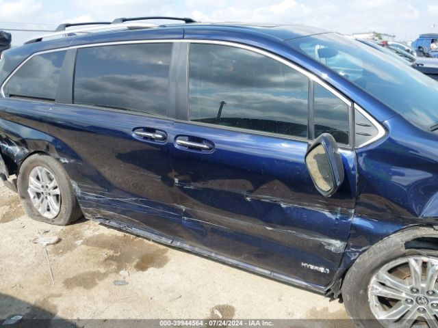 5TDESKFC6MS010032 Toyota Sienna Platinum