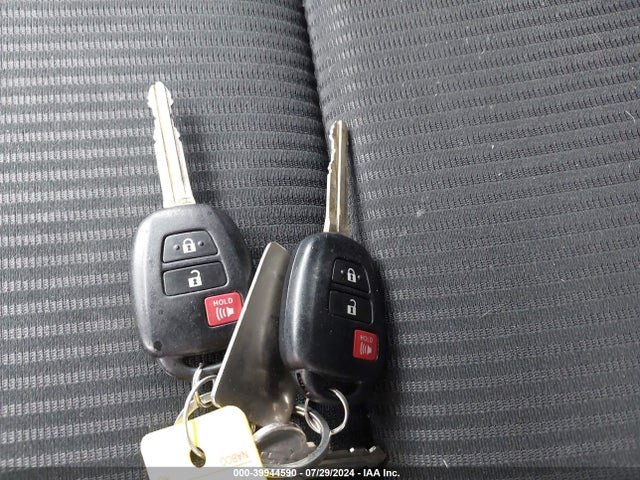 Toyota RAV4 LE 2016 2T3BFREV0GW490347 Image 11