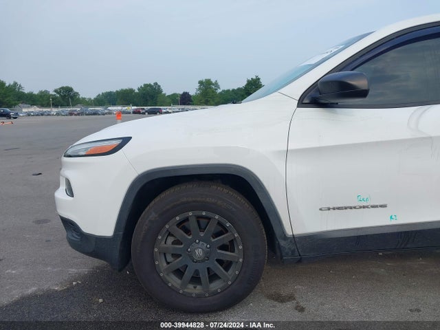 1C4PJMAB5FW528710 Jeep Cherokee Sport