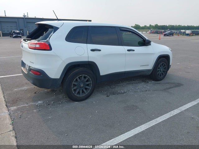 1C4PJMAB5FW528710 Jeep Cherokee Sport