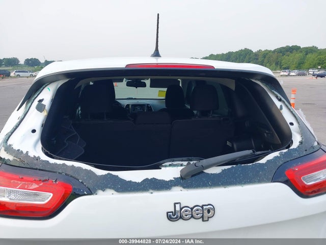 1C4PJMAB5FW528710 Jeep Cherokee Sport