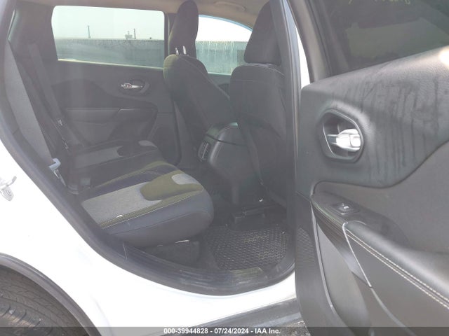 1C4PJMAB5FW528710 Jeep Cherokee Sport