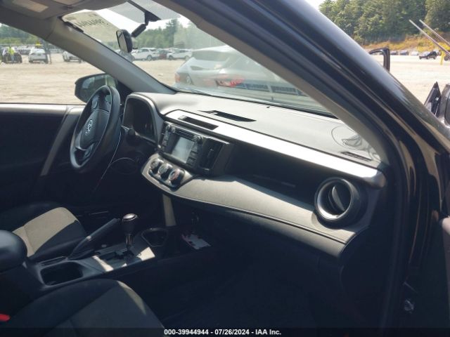 2T3BFREV5GW409827 Toyota RAV4 LE