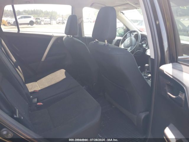 2T3BFREV5GW409827 Toyota RAV4 LE