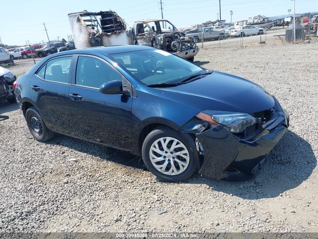 Toyota COROLLA LE 2019 2T1BURHE0KC127986 main image