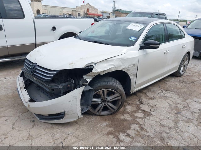 1VWBT7A3XFC051690 Volkswagen Passat 1.8t Sport