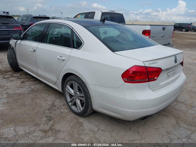 1VWBT7A3XFC051690 Volkswagen Passat 1.8t Sport