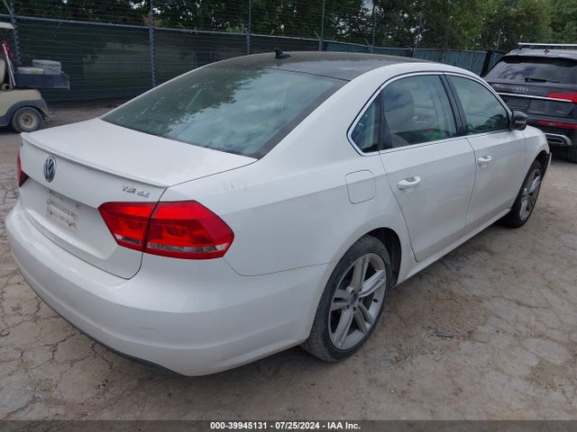 1VWBT7A3XFC051690 Volkswagen Passat 1.8t Sport
