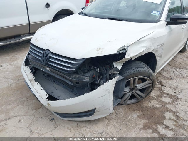 1VWBT7A3XFC051690 Volkswagen Passat 1.8t Sport