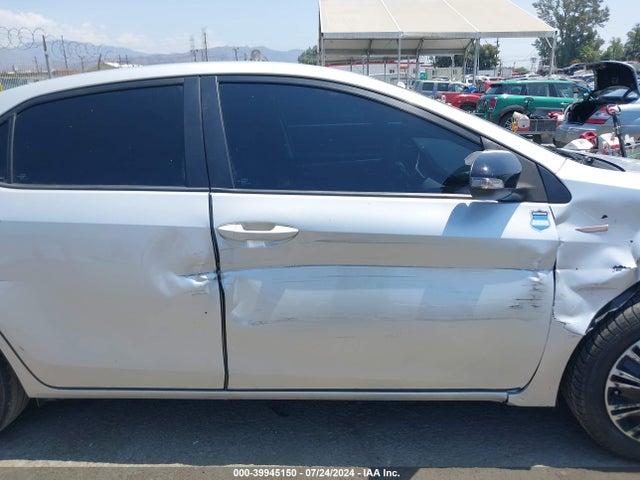 Toyota COROLLA LE 2018 5YFBURHE0JP833760 Image 13